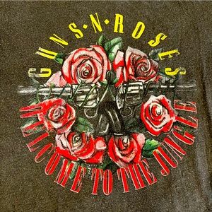 Guns & Roses Tee